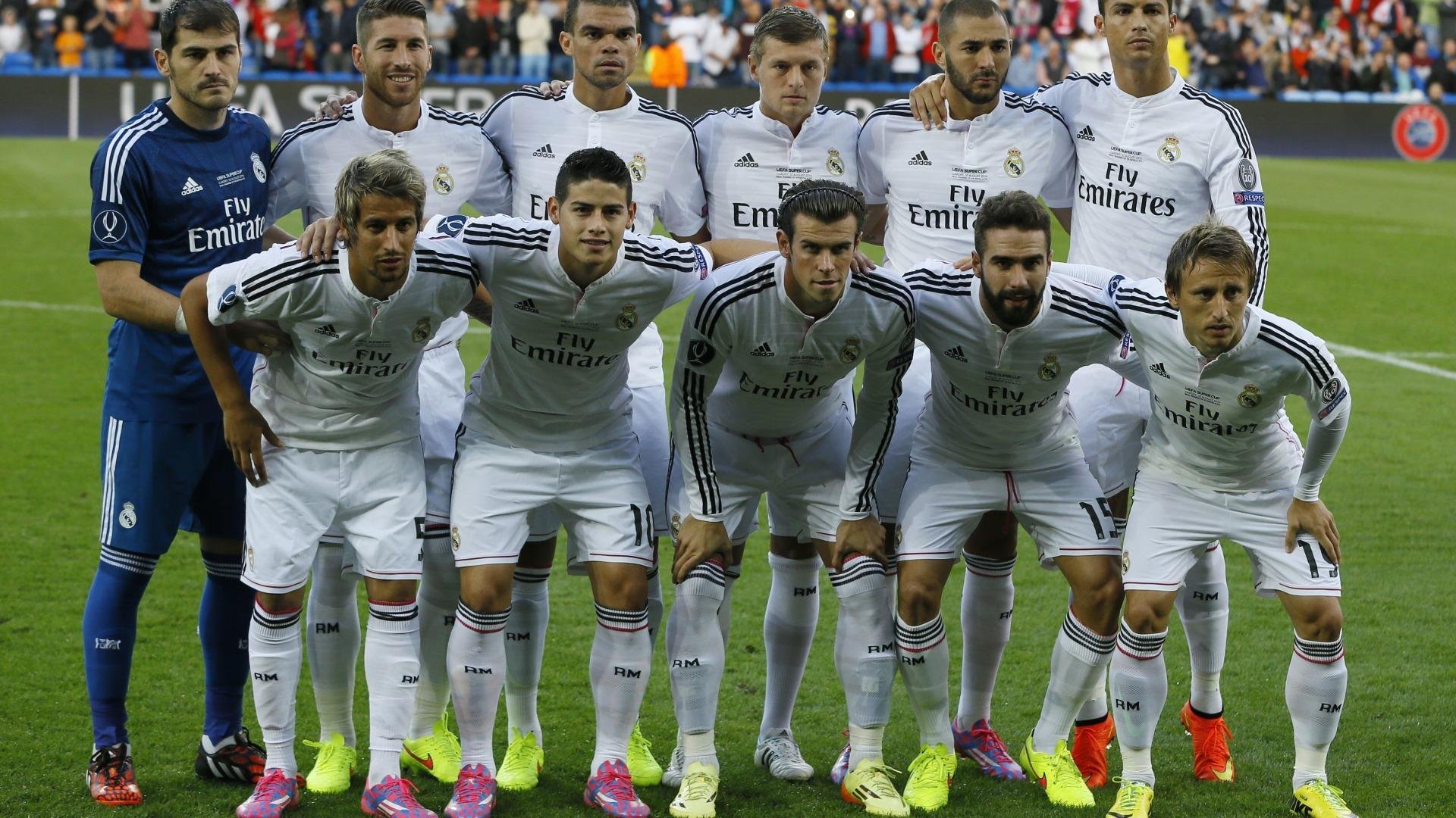 曼城传控体系持续主导比赛节奏，曼城传奇中场