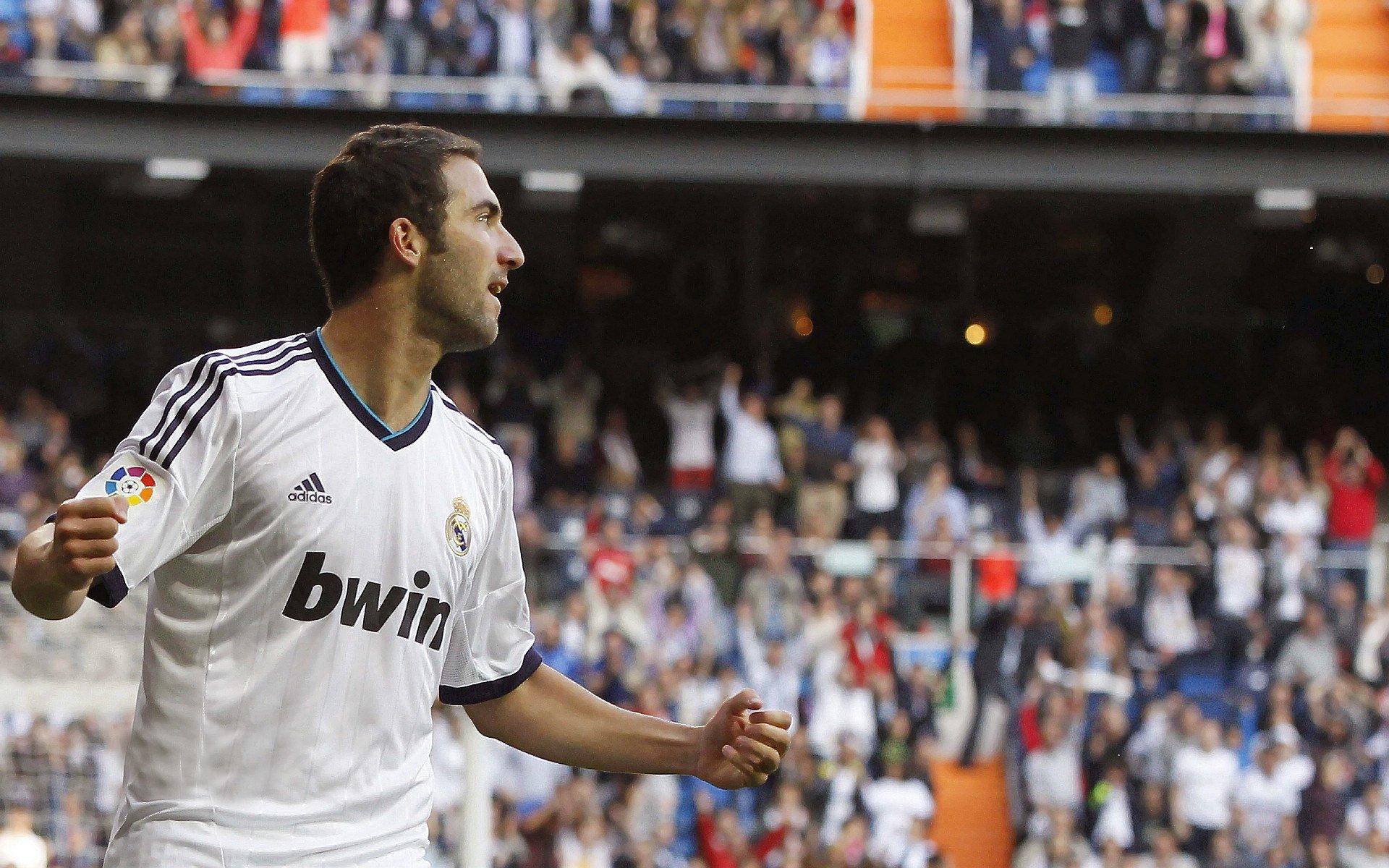 爱游戏app下载-中超开赛日揭幕战门票一小时售罄，中超比赛什么时候开打